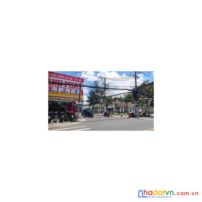 Bán nhà lô góc, bình tân, 110m2, 5x22, kinh doanh sầm uất, vỉa hè xe hơi tránh, giá 12.2 tỷ.