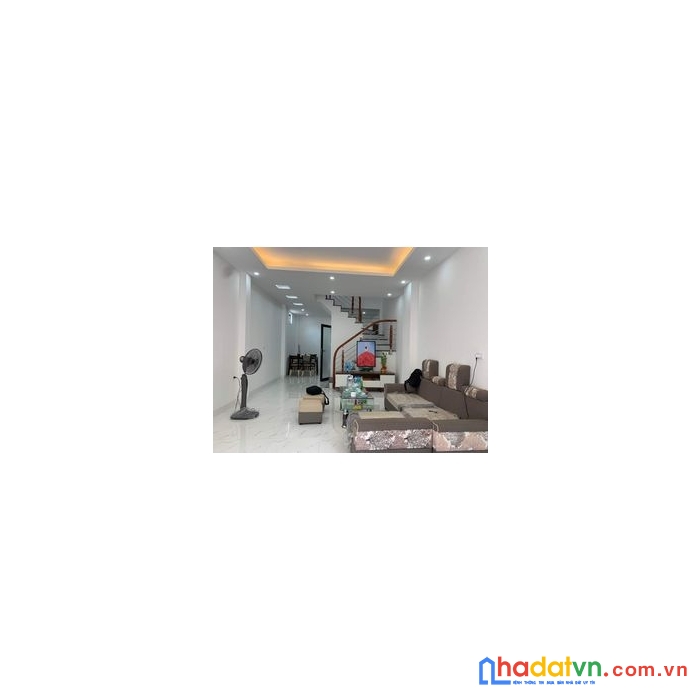 Chính chủ bán nhà 3 tầng mới xây kiên cố ngõ 2 ô tô tránh cần bán chỉ hơn 2 tỷ