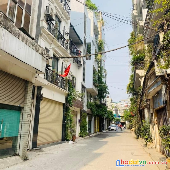 Bán nhà hai bà trưng - mới kính coong - 10m ra ô tô - 3.75 tỷ !!!!!