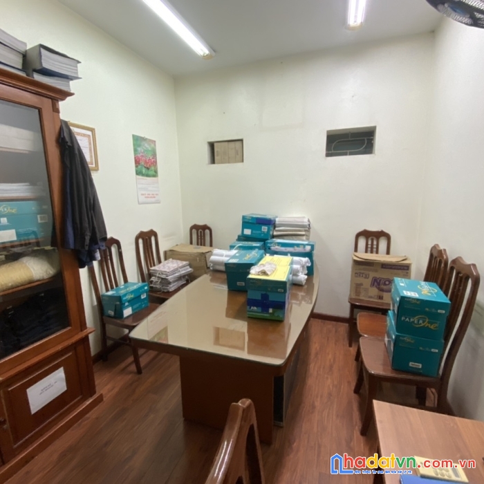 Bán biệt thự–thang máy-vỉa hè rộng 3m–kinh doanh-giá: 28 tỷ