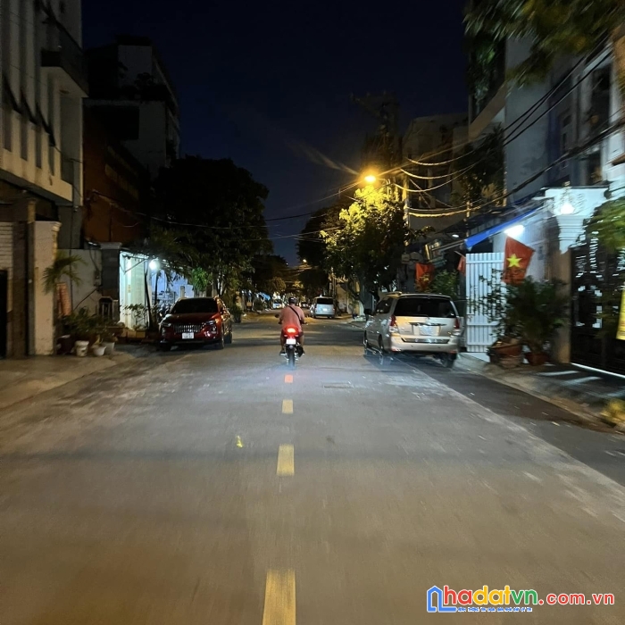 Nhà đẹp vườn lài - hxt thông - đúc btct 3 tầng