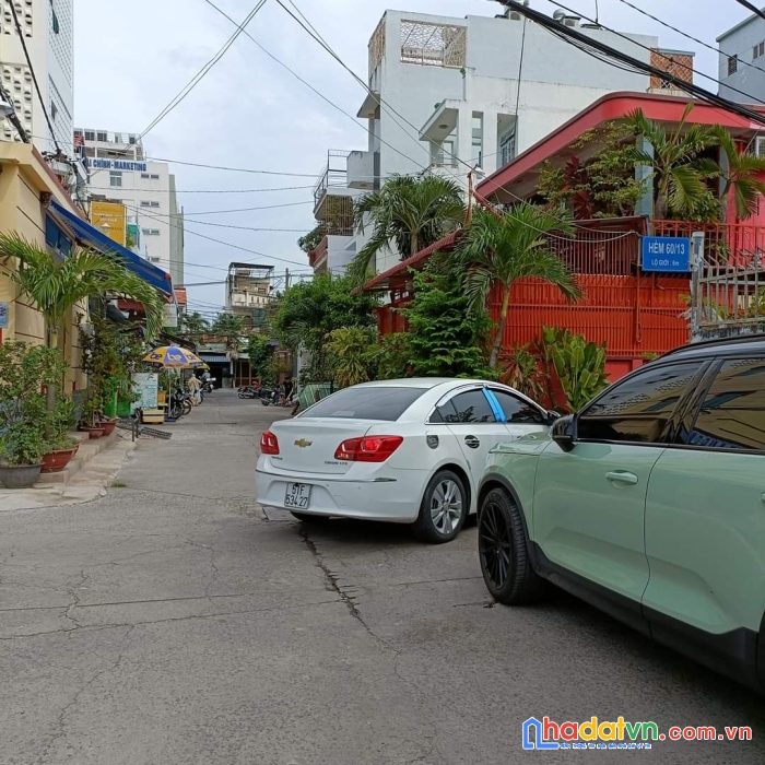 Bán căn hộ dv cao cấp mới  6 tấm khánh hội q4 thu nhập 60 triệu/ có 8 tỷ