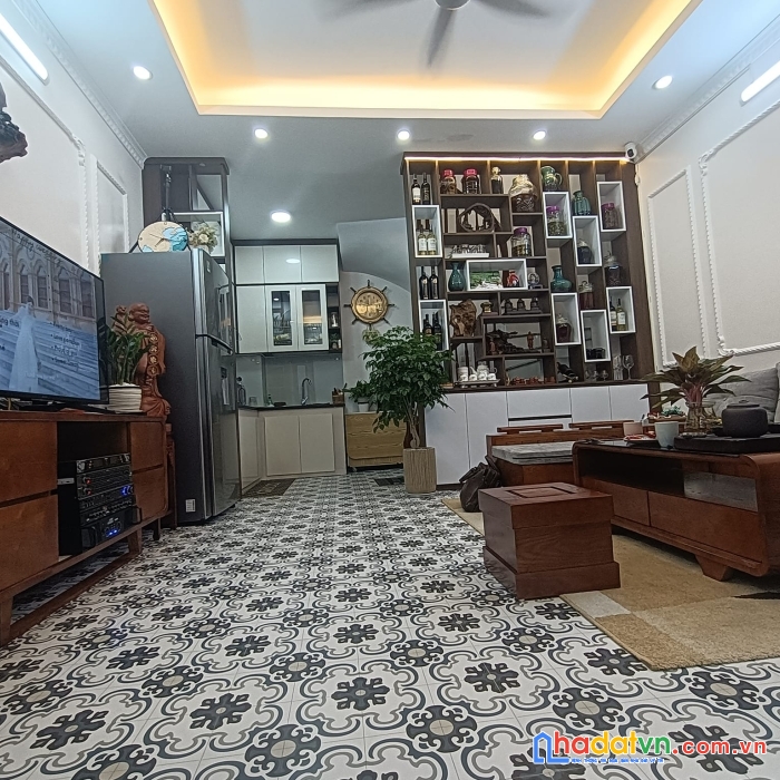 Bán nhà ngọc thụy diện tích to giá trị nhỏ cạnh cầu long biên, tặng nội thất hiện đại mới nguyên