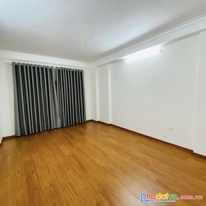 Bán nhà phố tôn đức thắng ôtô vào nhà  35m*5 tầng mt 4m nhỉnh 5 tỷ.