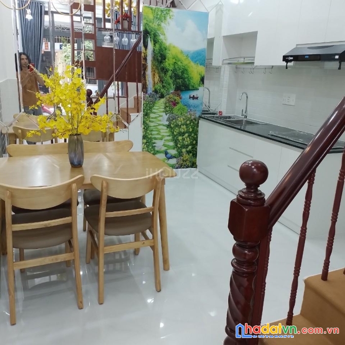 Bán nhà hxh 3 tầng 4pn khuông việt tân phú dt 30m2 chỉ 5tỷ4 tl.