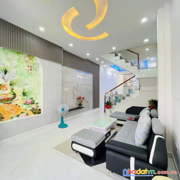 Tuyển gấp chồng cho em hoa hậu chân dài phường 14 gò vấp!!! 0779981886
