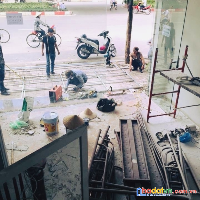 Bán nhà siêu kinh doanh trần khát chân, hbt 30m2 giá nhỉnh hơn 12 tỷ, nhà 2 vỉa hè rộng đá bóng.