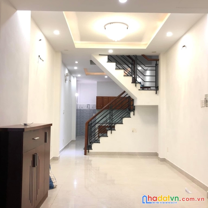 Hxh lê thị riêng 40m2 nhà mới ở ngay, sát mặt tiền gần ubnd quận 12