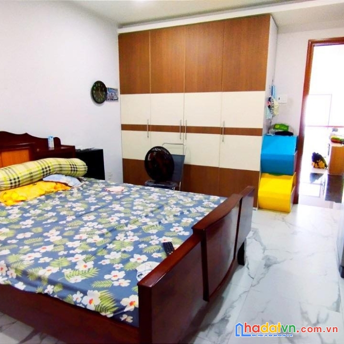 Nhà mới đẹp hxh lý thường kiệt,tân bình giáp quận10, 68m2, 5tầng,ngang đẹp 4m,vuông nở hậu.