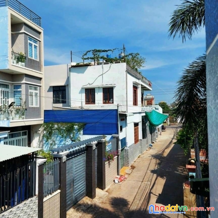 Nhà góc 2 mặt tiền, sổ riêng thổ cư, biên hoà, đồng nai