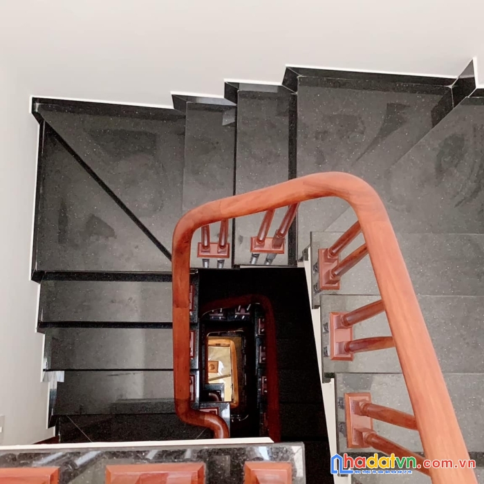 Nhà đẹp giá rẻ hồ tùng mậu - lô góc - ô tô đỗ - kinh doanh - 35m2, 5t, 5 tỷ