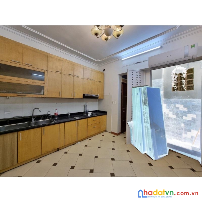 Mặt phố nguyễn đình hoàn, dt 60m2 kinh doanh tốt, 11 tỷ 8
