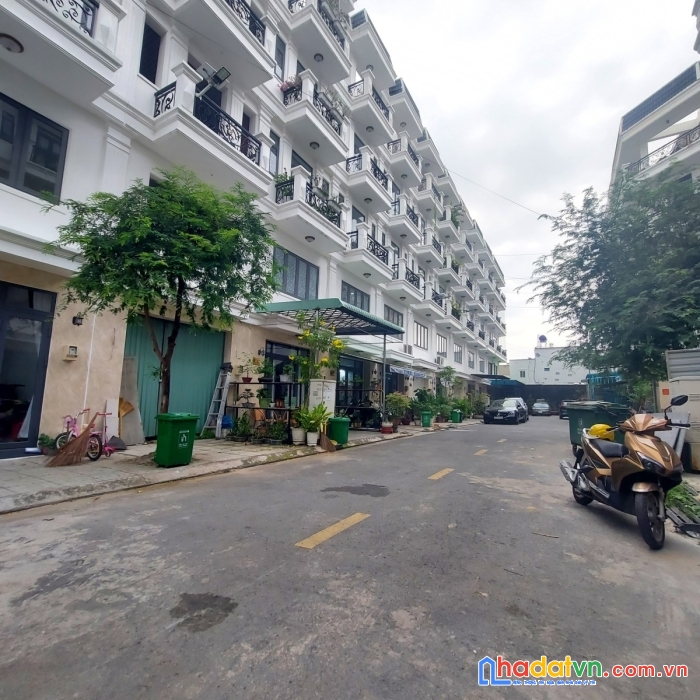 Quận 12 - khu nhà phố, biệt thự cao cấp, đường 12m, 5 tầng 4pn, sổ vuông a4, đúng 6 tỷ