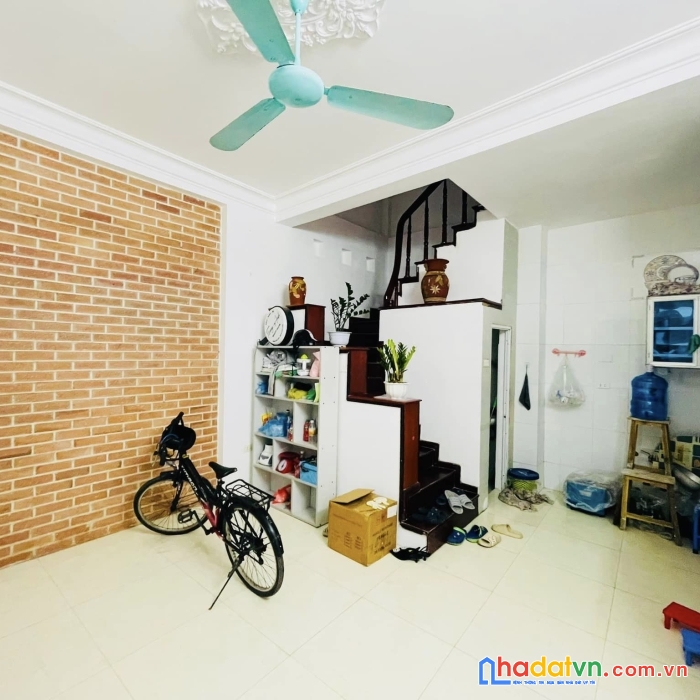 Trung tâm đống đa - mặt tiền rộng - lô góc siêu thoáng mát - ngõ thông kd nhỏ - ô tô cách 20m