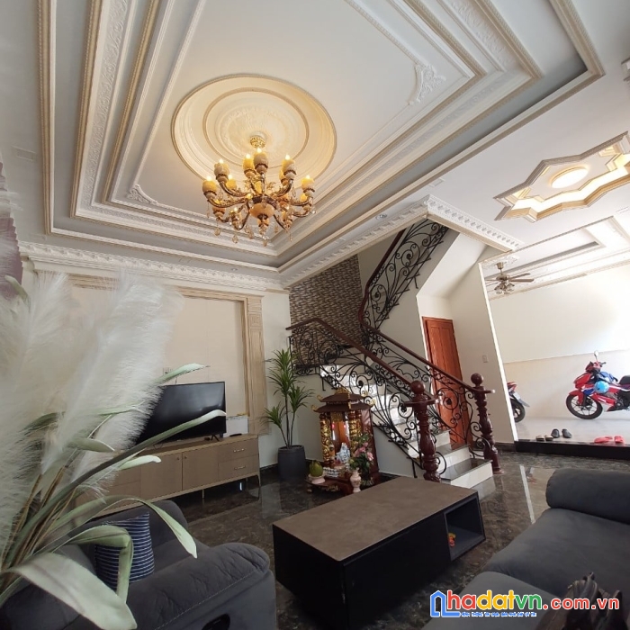 Biệt thự kt pháp, lô góc 2 mặt tiền - nội thất nhập khẩu ý – ô tô đõ trong nhà. dt. 74 m2, giá chỉ