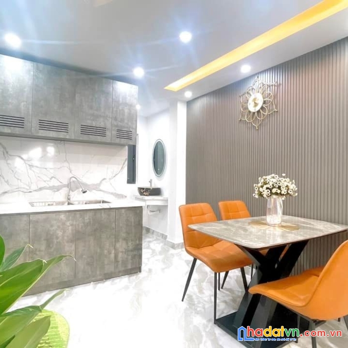 Bán nhà hà huy tập, 3 tầng đẹp long lanh, tặng nội thất, 3.2 tỷ