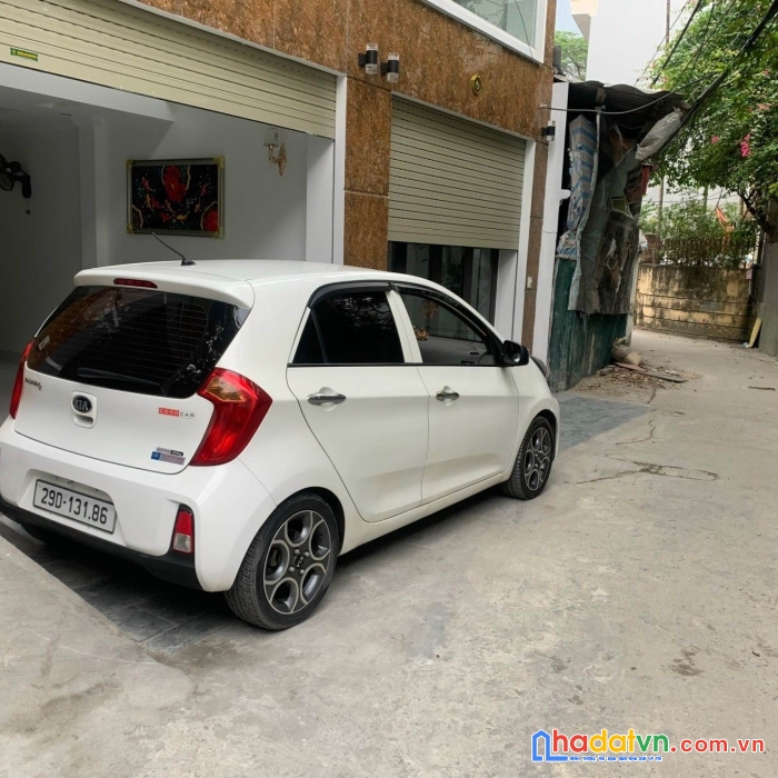 Bán nhà thị trấn chúc sơn, 43m2 x 4 tầng, lô góc ô tô  đỗ cửa, nhỉnh 2 tỷ.