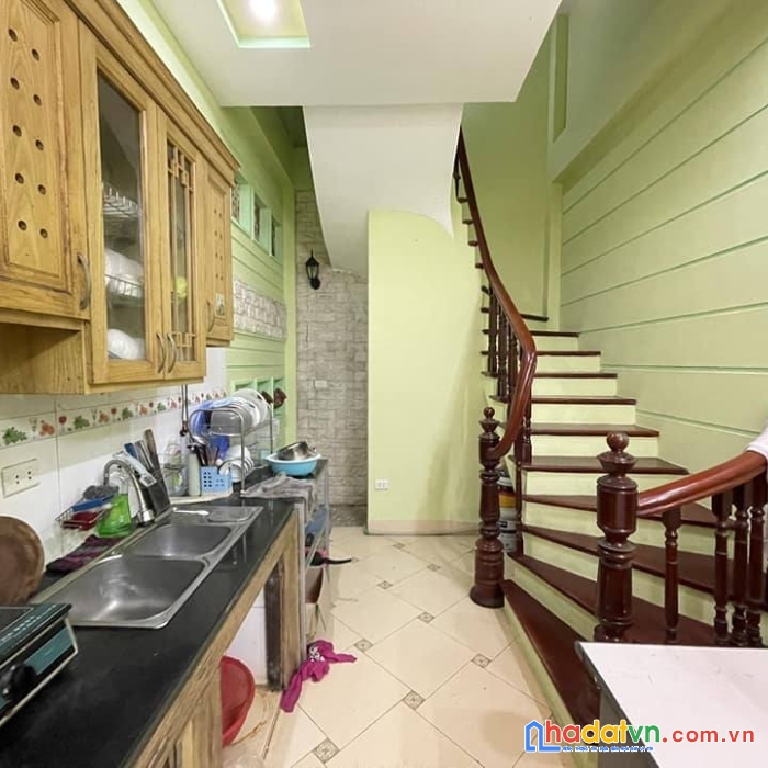 
vỡ nợ bán gấp- nhà xịn yên hòa - 30m - 5 tầng- yêu thương 3.75 tỉ 

