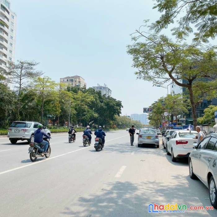 Bán 200m2 đất mặt võ chí công mặt tiền gần 10m giá chỉ 31 tỷ (có tl)