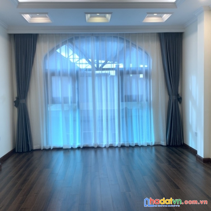 Mặt phố hoàng quốc việt, dt 117m2 x 7 tầng, nhỉnh 55 tỷ
