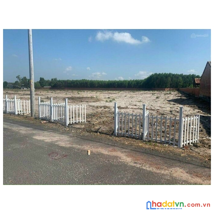Bán đất ven biển
khu vực thoáng mát, yên tĩnh,giao thông di chuyển thuận tiện.