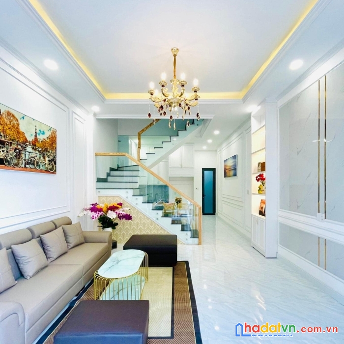 Bán nhà nguyễn văn linh 40m2*5t 3.15 tỷ. lô góc, thông thoáng