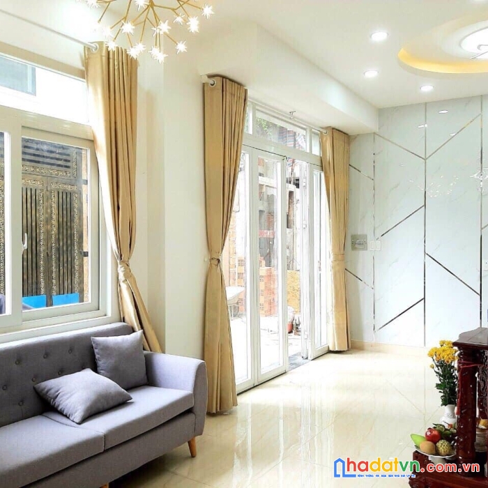 Hẽm xe hơi - khu vực toàn nhà cao tầng - nhà mới nội thất cao cấp 3 tầng btct.