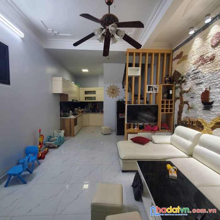 Hiếm! 10m ra oto, nhà đẹp, mới, ở ngay, phố cầu giấy 45m2 5 tầng, mặt tiền 4.5m. 5.9 tỷ
