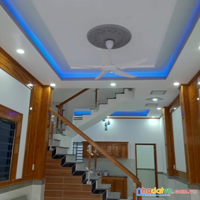 Nhà 1 trệt 1 lầu bửu hòa, shr đường 2 xe hơi, gần chợ đồn chỉ 2ty800