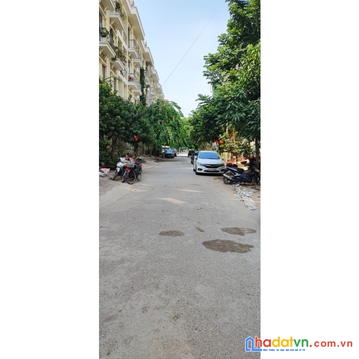 Chính chủ cần tiền bán đất ở xã ngũ hiệp thanh trì dt:94m2; mt:10,5 ;gb:3,8 tỷ.