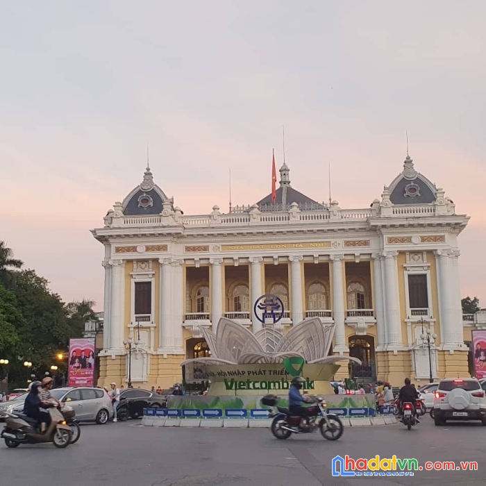 Cực hiếm, mặt phố tràng tiền, hoàn kiếm, 268m, mt5m giá 250 tỷ. lh: 0366051369
