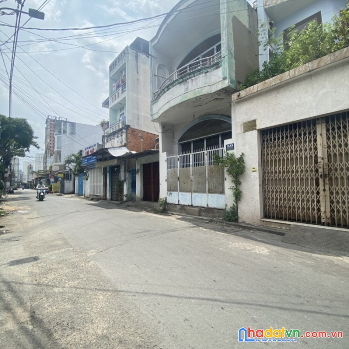 Mặt tiền kinh doanh. lô gốc. trung tâm tân phú