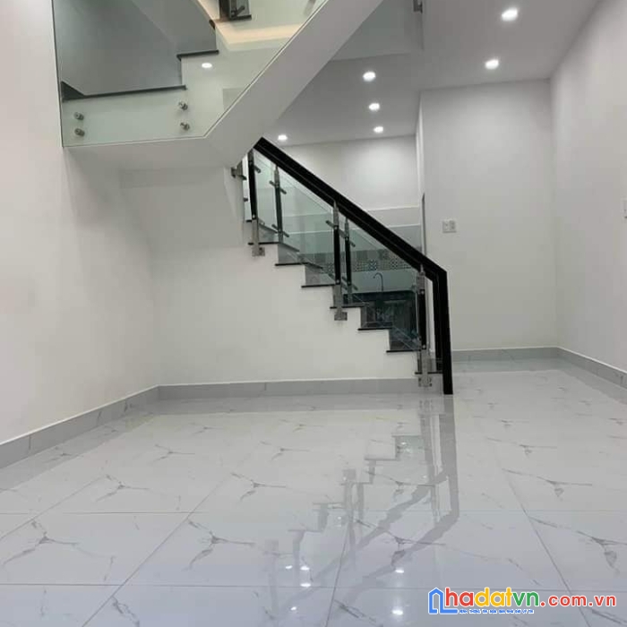 Bán nhà hxh 45m2 đường kha vạn cân, gần chợ thủ đức, giá 3.7 tỷ