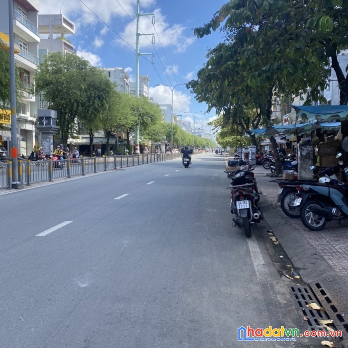 Giá tốt chốt ngay! 
bán nhà mt minh phụng, p2, q11. vị trí cực kỳ đắc địa.