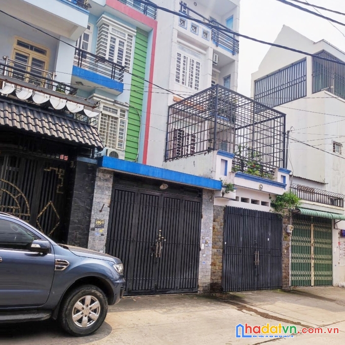 H8m thông - dt.120m2 - ngang hiếm 6m - vị trí vip cách mt chỉ 1 căn - chủ bán đất tặng nhà c4.