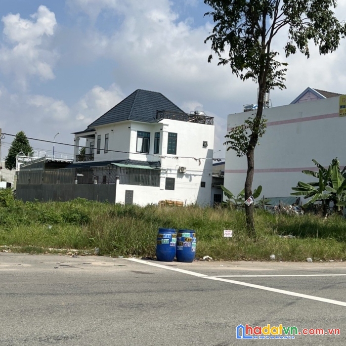 Nợ bank mình bán 2 lô đất sát đh việt đức và đối diện siêu thị giá từ 1,55 tỷ