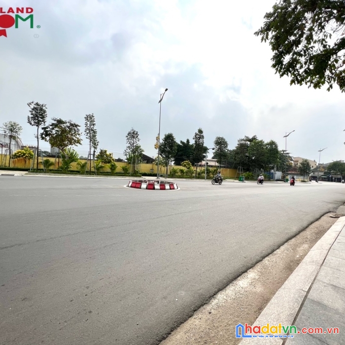 Bán 208m2 đất mặt tiền k/doanh đường cmt8 view sông full thổ p. quyết thắng