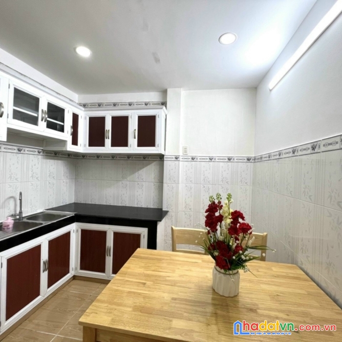 Hẻm hơn 3m, trần khắc chân, 3.5 x 12m, chỉ 5.8 tỷ, phú nhuận