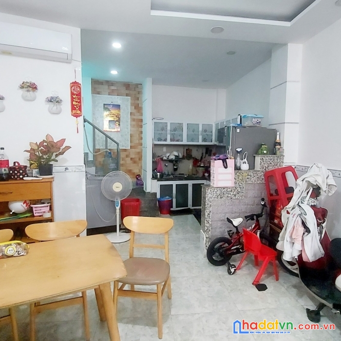 Nhà lê trọng tấn, 2 tầng, 33m2, hẻm rộng, 2.9 tỷ.