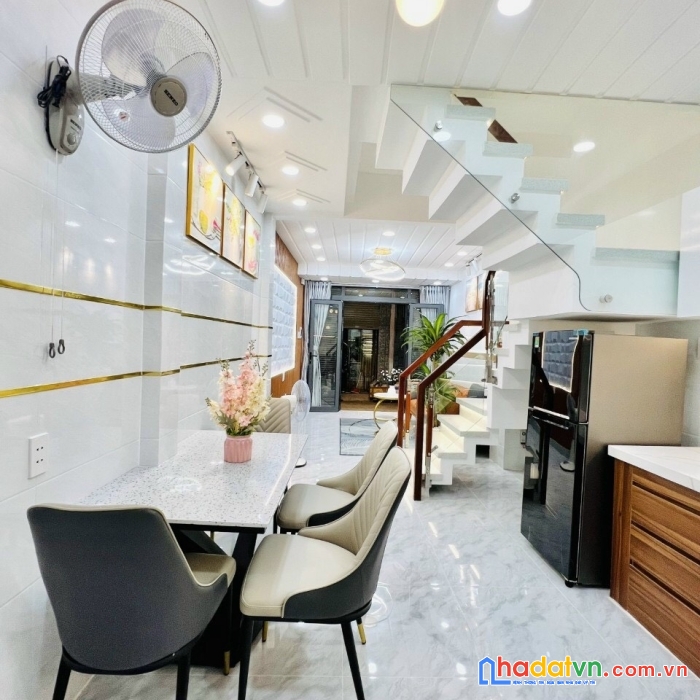Nhà đẹp, huỳnh văn bánh, 3.3 x 10m, 1 lầu, 3.8 tỷ, phú nhuận