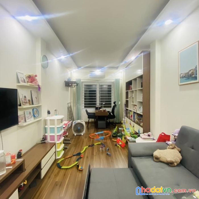 Bán nhà hai bà trưng - nhà đẹp ở luôn - 10m ra ô tô