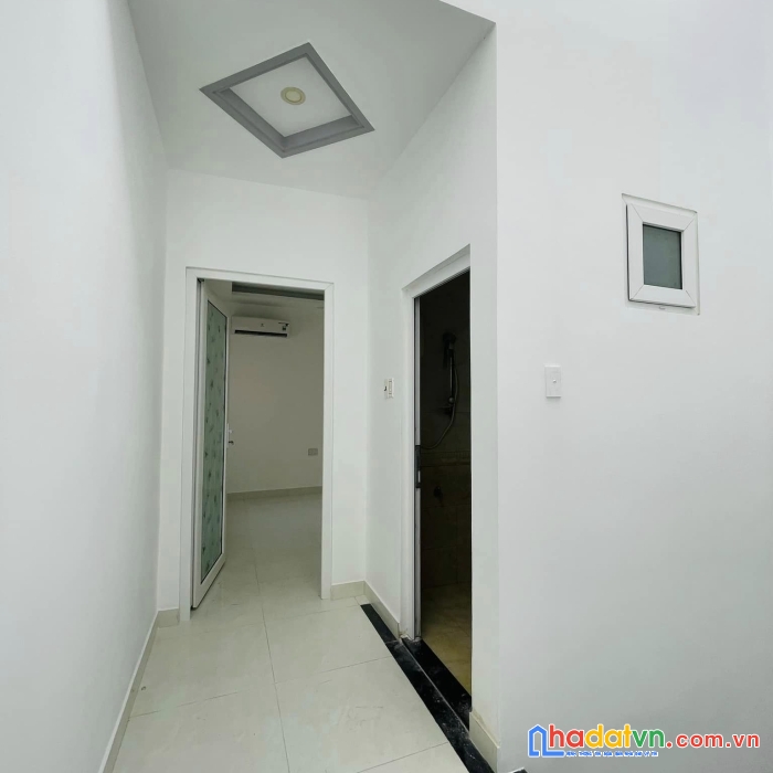 Cần bán nhà cmt8, hẻm 3 gác, 2 tầng, 2pn, 43m2, sổ vuông, giá 5,2 tỷ tl