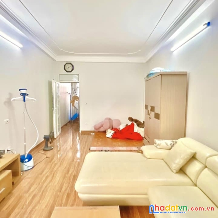 Bán nhà xuân đỉnh-42m-oto đỗ cổng-lô góc-ngõ thông-chỉ 4tỷ