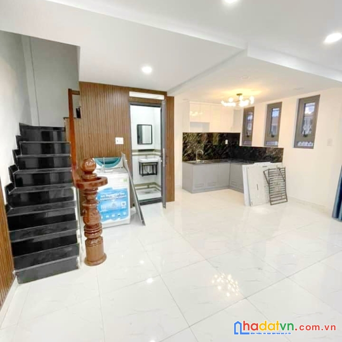 Nhà mới sang trọng huỳnh mẫn đạt 6.5x5.5m p2 q5 giá 7tỷ4