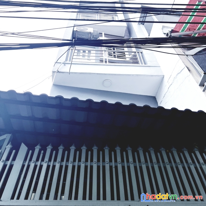 Hẻm xe hơi  đoàn văn bơ ngang 3 x 6,5 m đúc 5 tấm q4 có 2 tỷ