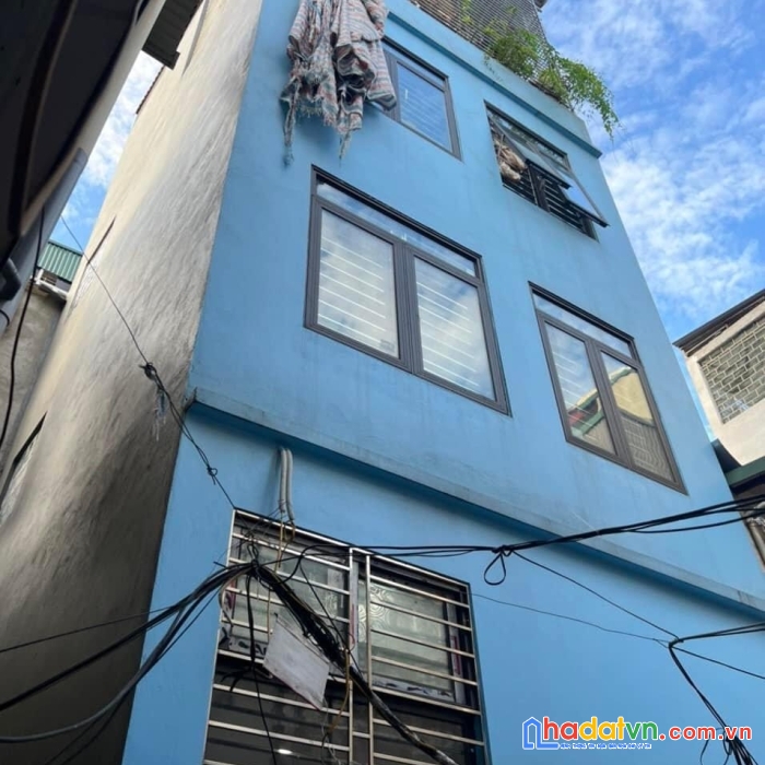 Bán nhà kim mã-ba đình 30m2 hơn 3 tỷ-lô góc đẹp-gần phố-tiện ích đầy đủ
