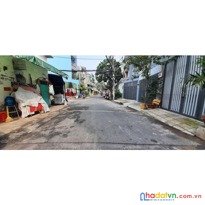 Kẹt tiền bán gấp nhà hẻm xe hơi, diện tích rộng, mặt tiền kinh doanh, giá rẻ chỉ 3 tỷ
