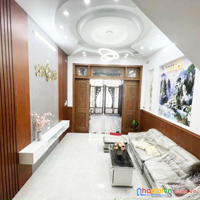 Mtkd p.tân chánh hiệp q12 - nhà mới đẹp, 4 tầng btct, nội thất xịn sò, xe hơi vào nhà.