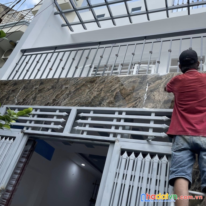 Hẻm xe hơi ngay công viên làng hoa - chợ hạnh thông tây- dt 47m2 1t1l 2pn kiên cố - full nội thất