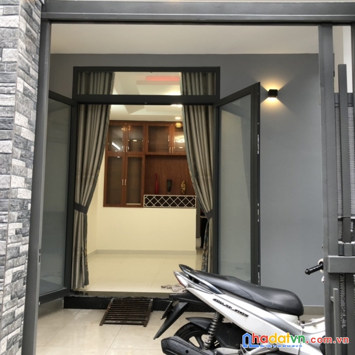 Bán gấp nhà phan văn trị, hxh, 5,5m x 18m, btct, 8.5 tỷ